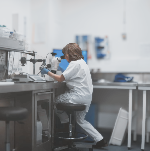 Foetopathologiste clair.png